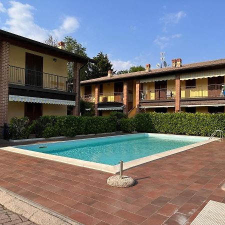 Pool - Marge Apartment - By Host4U パデンゲ・スル・ガルダ エクステリア 写真